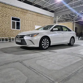 Toyota Camry 2017