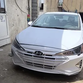 Hyundai Elantra 2020
