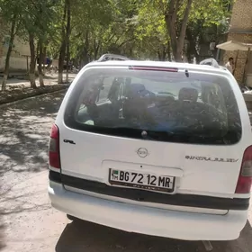 Opel Sintra 1999