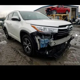 Toyota Highlander 2016