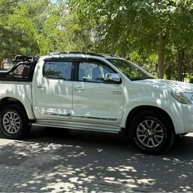 Toyota Hilux 2014