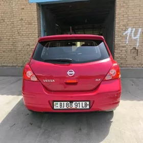 Nissan Versa 2010