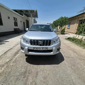 Toyota Land Cruiser Prado 2013