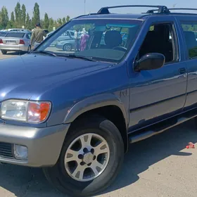 Nissan Pathfinder 2000