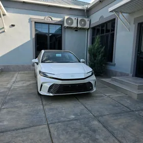 Toyota Camry 2025
