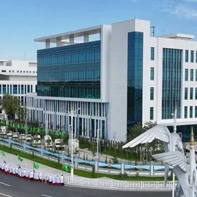 15 этап, 4 этаж, 3 ком, 190м²