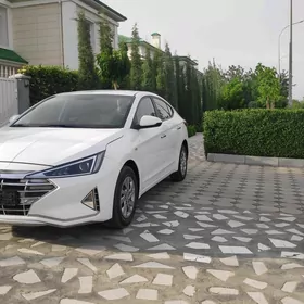 Hyundai Elantra 2020