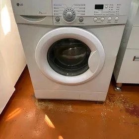 LG kir ýuýan maşynka