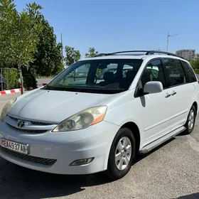 Toyota Sienna 2008