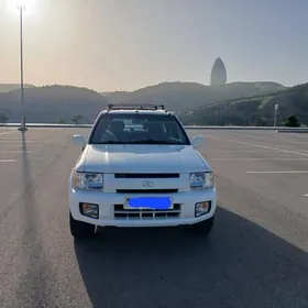 Infiniti QX4 2001