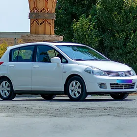 Nissan Versa 2008