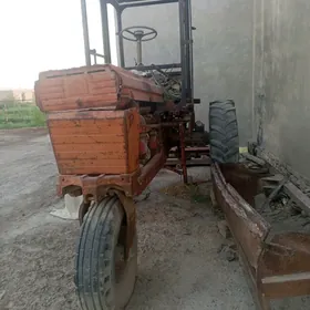 28 traktor