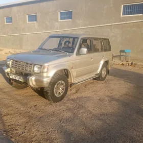 Mitsubishi Pajero 1991