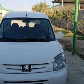 Peugeot 405 2010