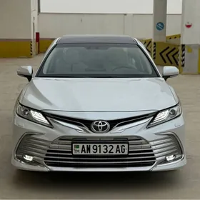 Toyota Camry 2021