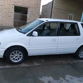 Mitsubishi Chariot 1996