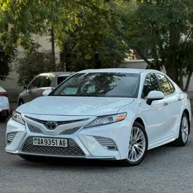 Toyota Camry 2018
