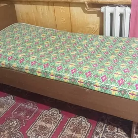 Кровати