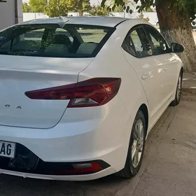 Hyundai Elantra 2020