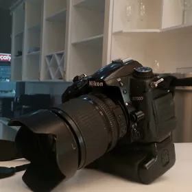 Nikon 7000