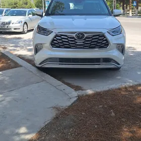 Toyota Highlander 2020