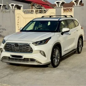 Toyota Highlander 2021