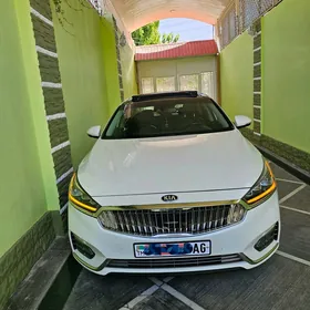 Kia Cadenza 2019
