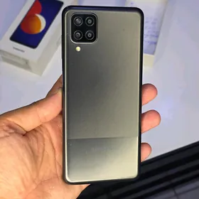 Samsung M12 4/64gb