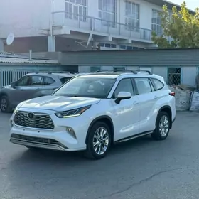 Toyota Highlander 2022