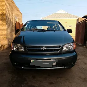 Toyota Sienna 2000