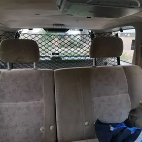 Infiniti QX4 1998