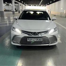 Toyota Camry 2021