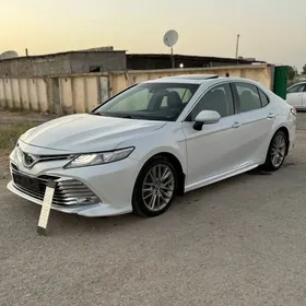 Toyota Camry 2018