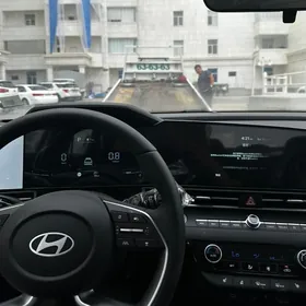 Hyundai Elantra 2024