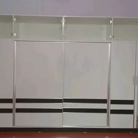 Stenka kamod potstawka