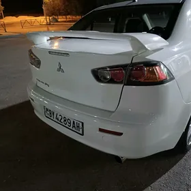 Mitsubishi Lanser 2010