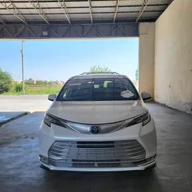Toyota Sienna 2022