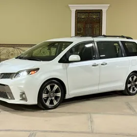 Toyota Sienna 2019