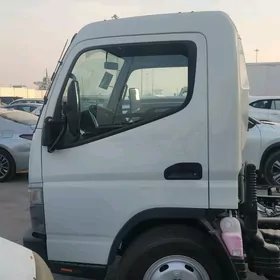 Mitsubishi Canter 2025