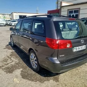Toyota Sienna 2008