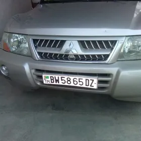 Mitsubishi Pajero 2005
