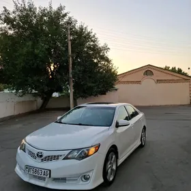 Toyota Camry 2013
