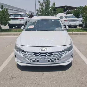 Hyundai Elantra 2022