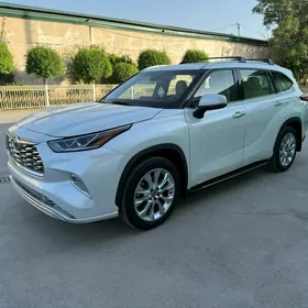 Toyota Highlander 2022