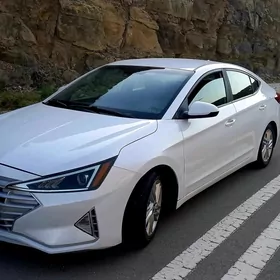 Hyundai Elantra 2019