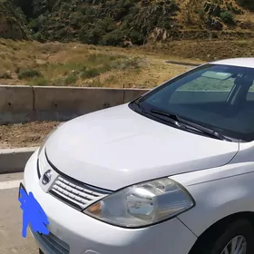 Nissan Versa 2010