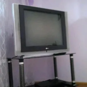 Telewizor we podstawka