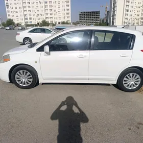 Nissan Versa 2012