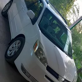 Toyota Sienna 2004