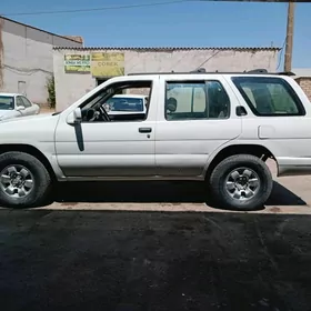 Nissan Pathfinder 1998